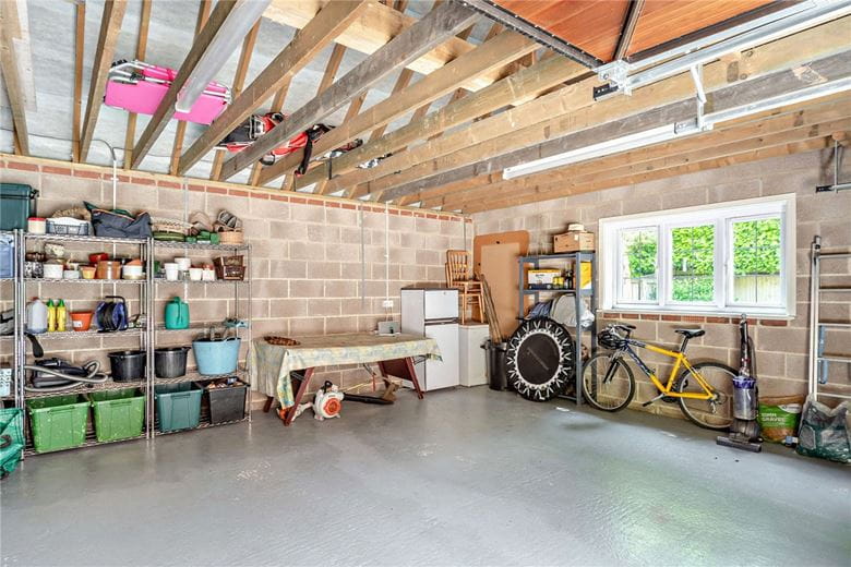 5 bedroom house, Yattendon Road, Hermitage RG18 - Available