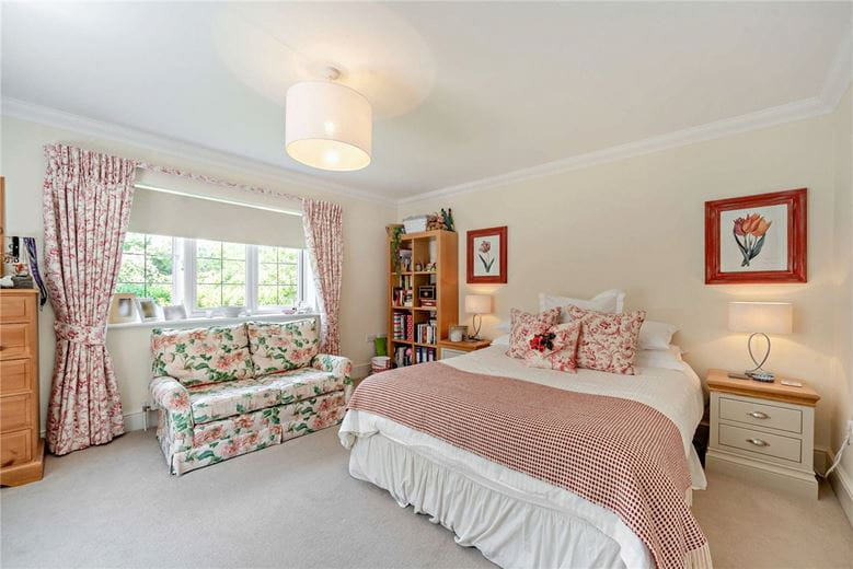 5 bedroom house, Yattendon Road, Hermitage RG18 - Available