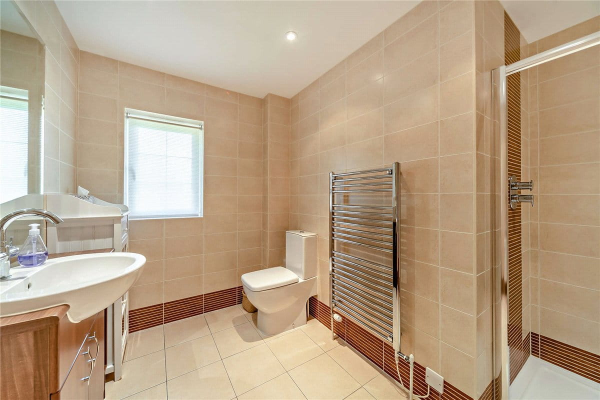 5 bedroom house, Yattendon Road, Hermitage RG18 - Available