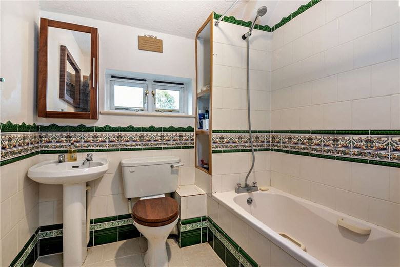 4 bedroom , Snelsmore, Newbury RG14 - Available