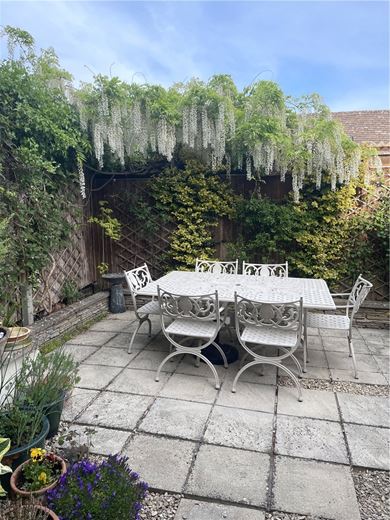 2 bedroom bungalow, Ridgeway Close, Hermitage RG18 - Sold STC