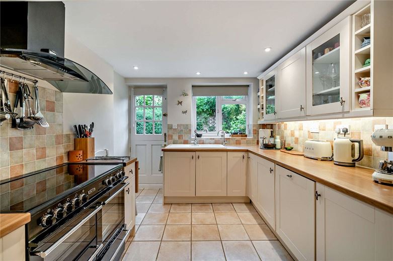 2 bedroom bungalow, Ridgeway Close, Hermitage RG18 - Sold STC