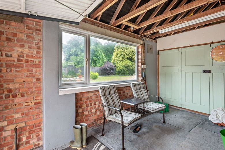 3 bedroom bungalow, Long Lane, Hermitage RG18 - Available