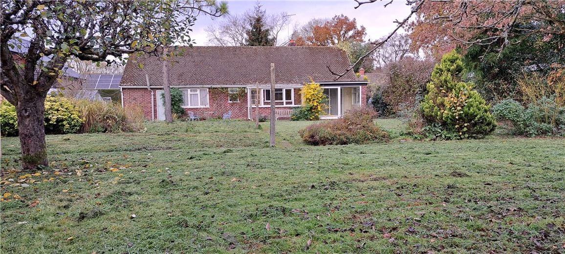 2 bedroom bungalow, Gore End, Ball Hill RG20 - Available