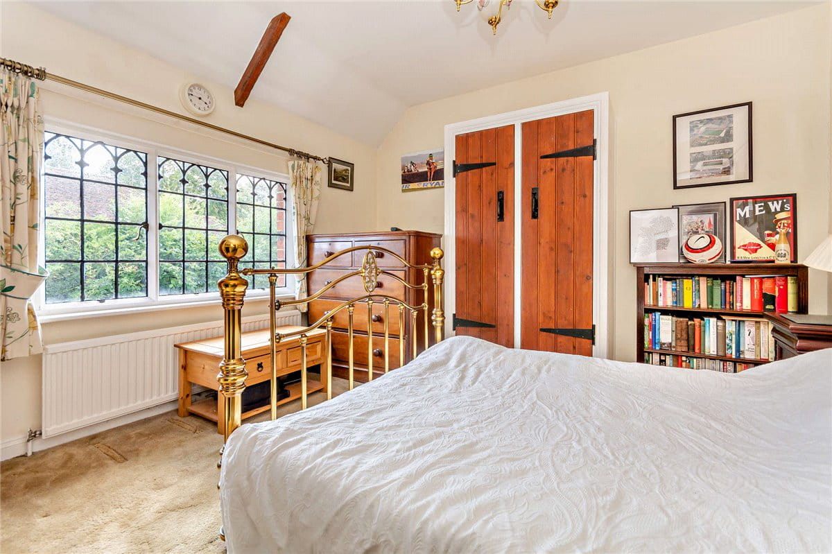 3 bedroom house, Newbury Road, Kingsclere RG20 - Sold STC