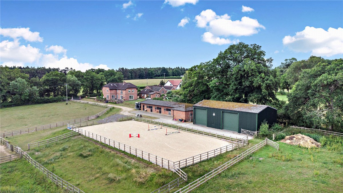 3.2 acres House, Wickham Heath, Newbury RG20 - Sold STC