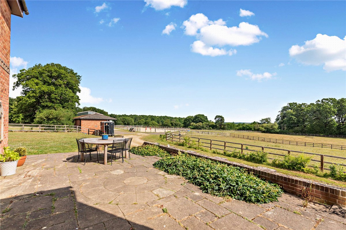 3.2 acres House, Wickham Heath, Newbury RG20 - Sold STC