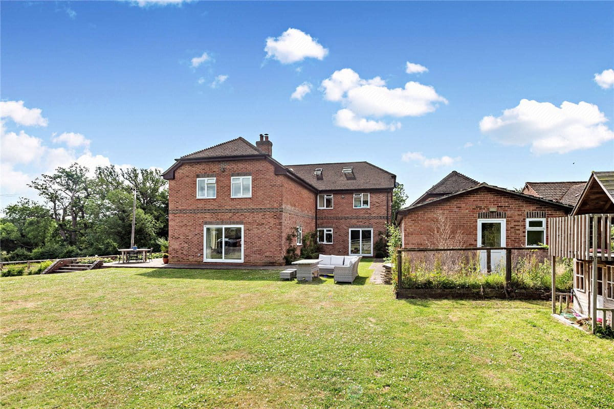 3.2 acres House, Wickham Heath, Newbury RG20 - Sold STC