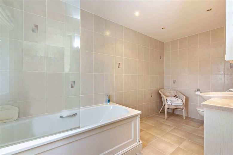 3.2 acres House, Wickham Heath, Newbury RG20 - Sold STC