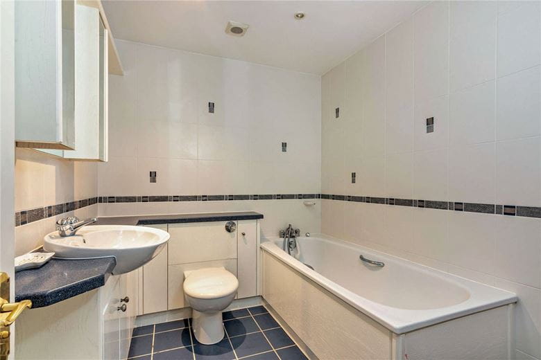 3.2 acres House, Wickham Heath, Newbury RG20 - Sold STC