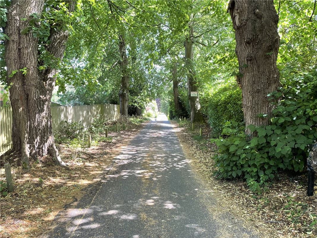  bedroom development plot, Croft Lane, Newbury RG14 - Available