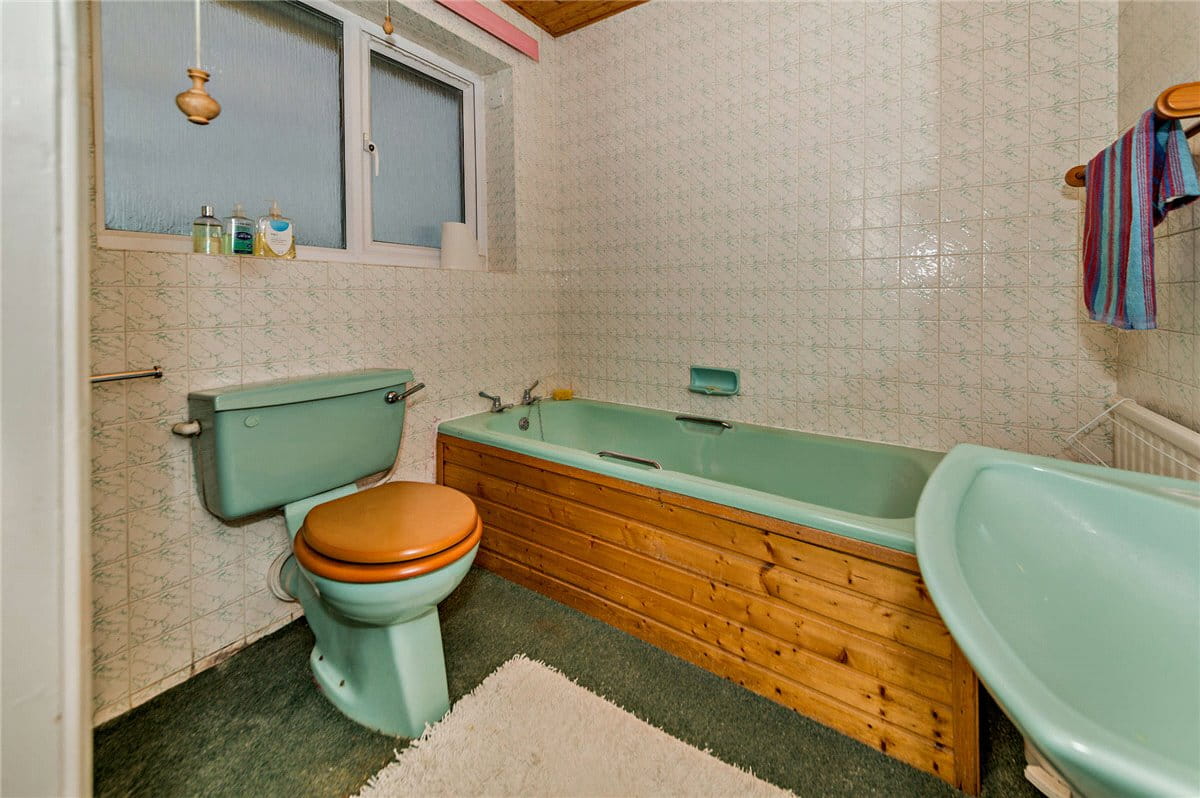 3 bedroom house, Cheriton Close, Newbury RG14 - Sold STC