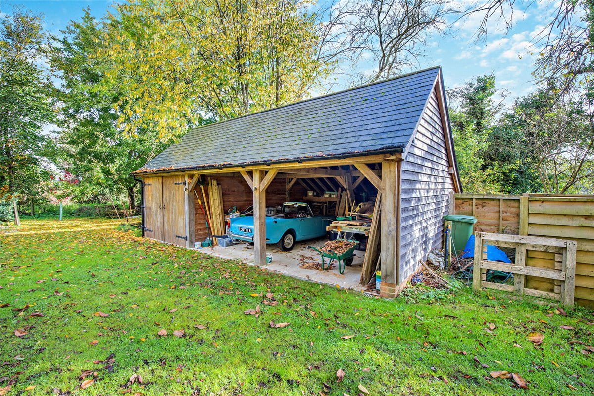 4 bedroom house, Long Lane, Shaw RG14 - Sold STC