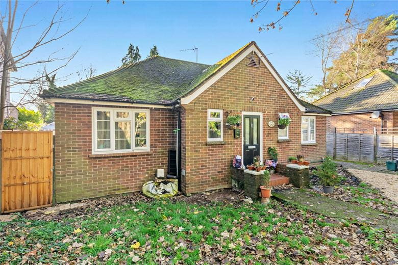 4 bedroom bungalow, London Road, Newbury RG14 - Available