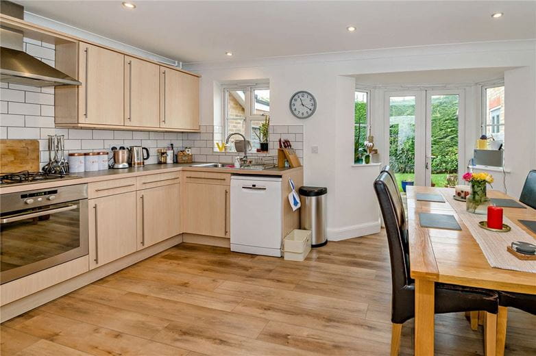 4 bedroom house, Claremont Crescent, Newbury RG14 - Available