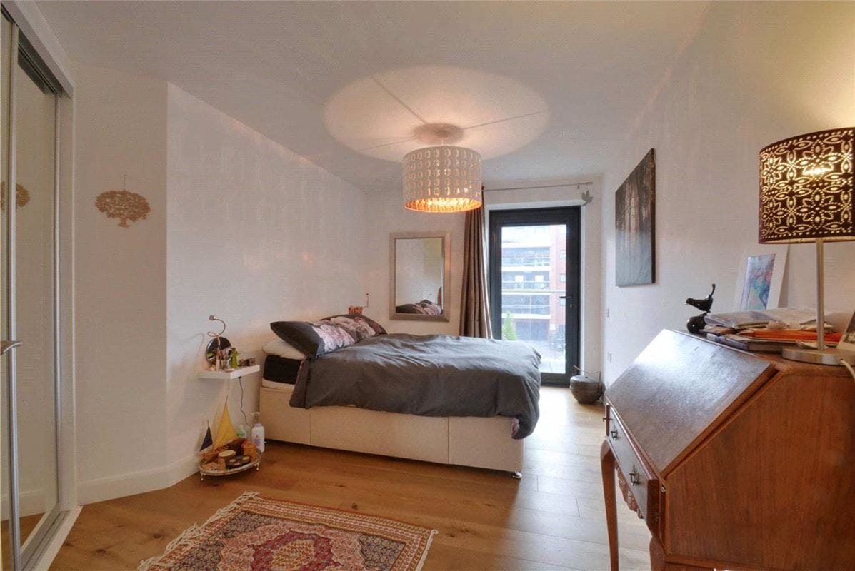 1 bedroom flat, Racecourse Road, Newbury RG14 - Available