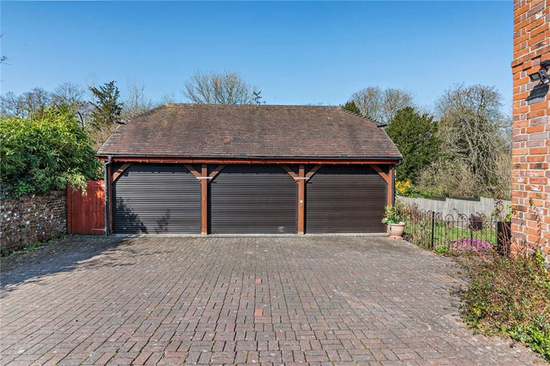 4 bedroom house, Swan Street, Kingsclere RG20 - Sold