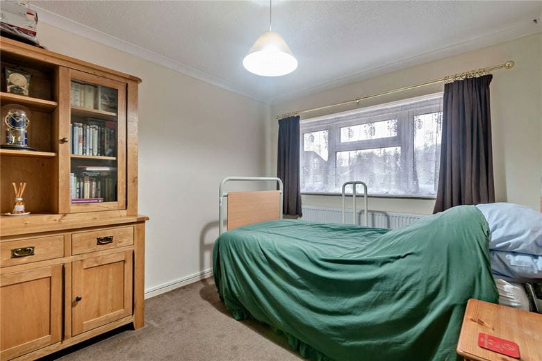 4 bedroom bungalow, Long Lane, Hermitage RG18 - Available