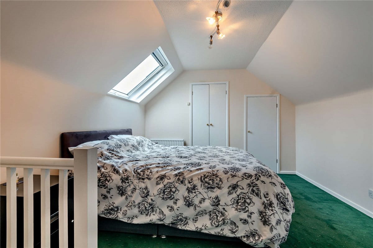 4 bedroom bungalow, Long Lane, Hermitage RG18 - Available