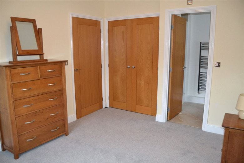 2 bedroom flat, Hermitage Green, Hermitage RG18 - Sold STC