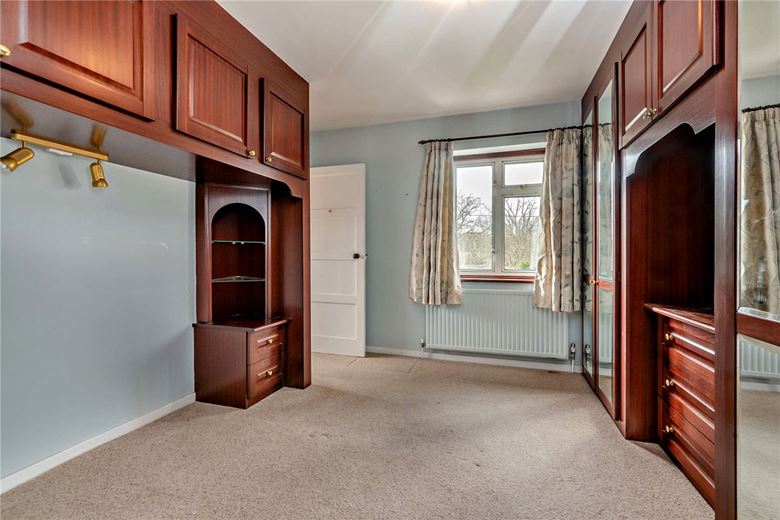 3 bedroom house, Gravelly Close, North End RG20 - Available