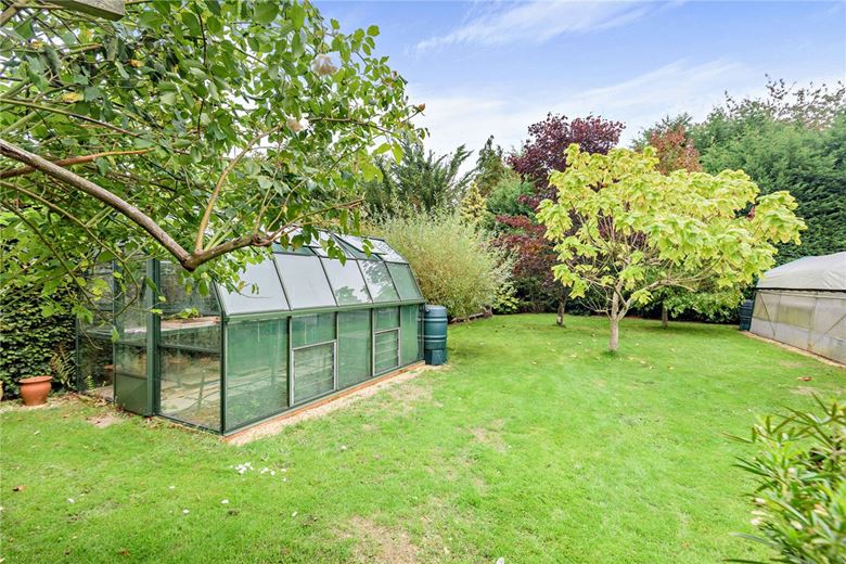 5 bedroom bungalow, Long Grove, Upper Bucklebury RG7 - Available