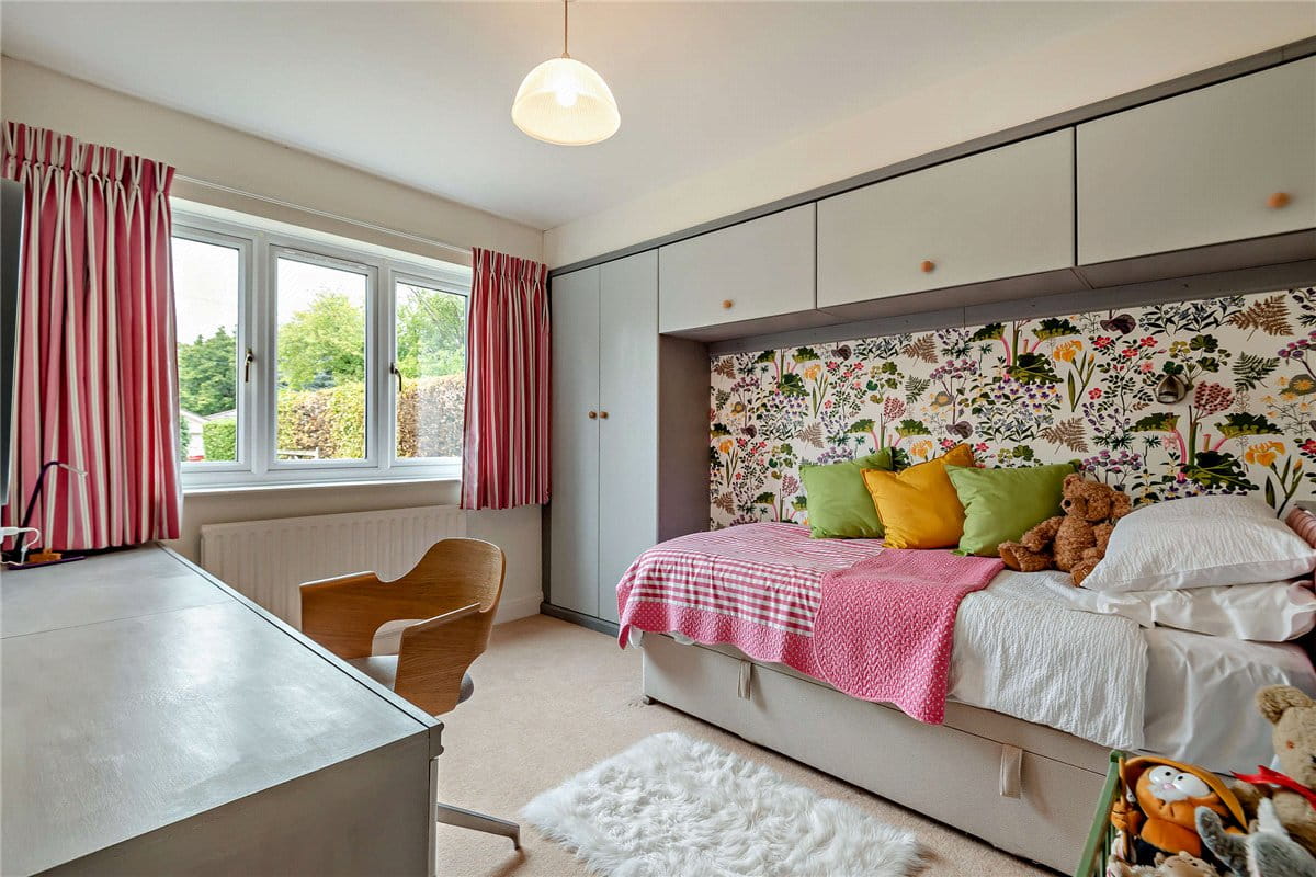 5 bedroom bungalow, Long Grove, Upper Bucklebury RG7 - Available