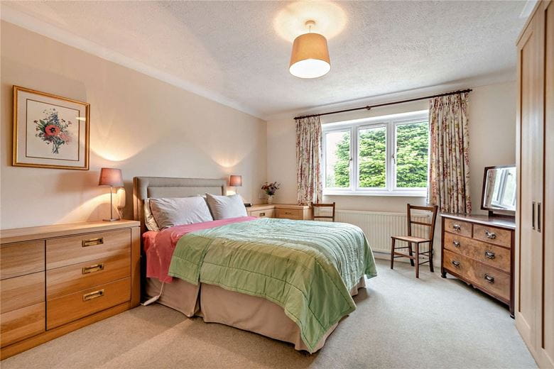 5 bedroom bungalow, Long Grove, Upper Bucklebury RG7 - Available