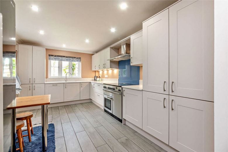 3 bedroom house, Stoke, Andover SP11 - Available