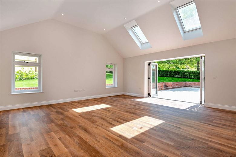 5 bedroom house, Newtown, Newbury RG20 - Available