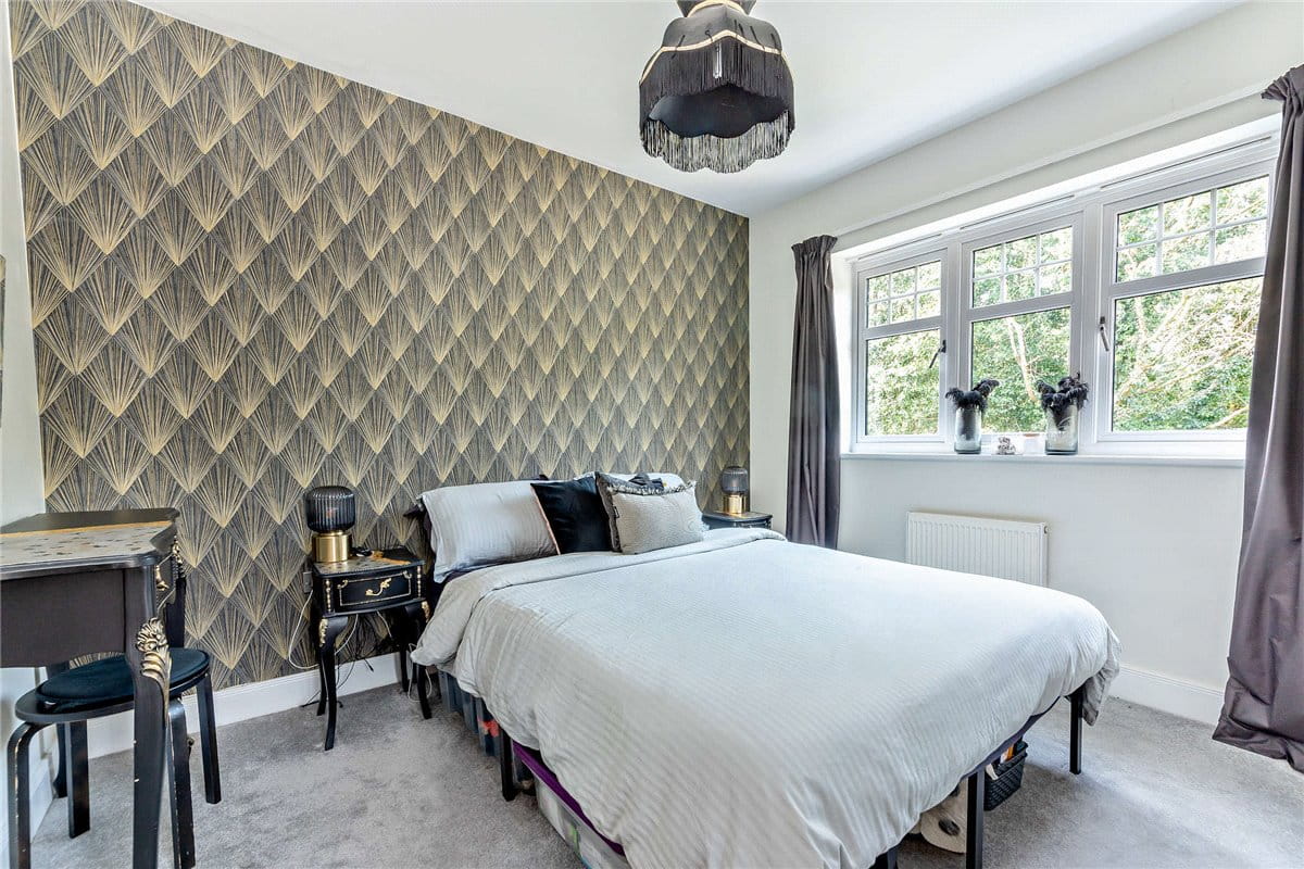 2 bedroom house, Paddock End, Woolton Hill RG20 - Sold