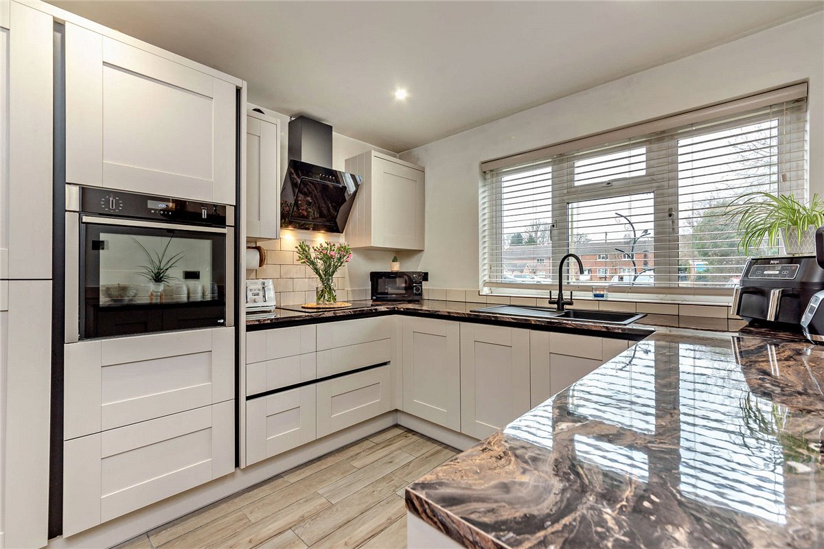 3 bedroom house, Copnor Close, Woolton Hill RG20 - Sold STC