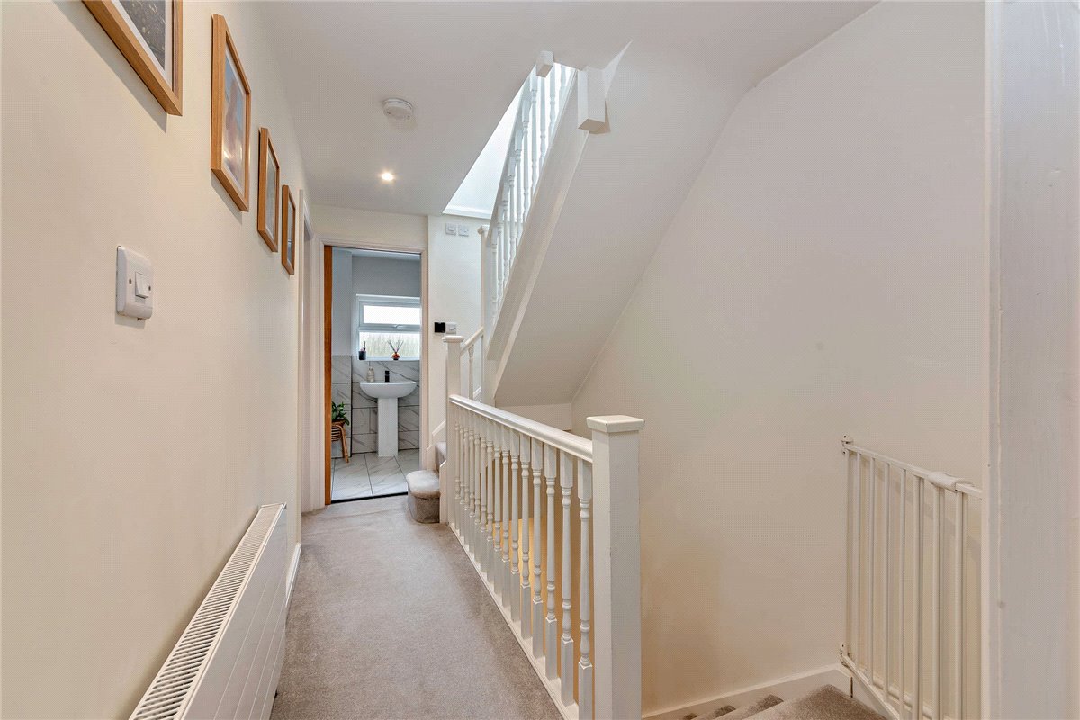 3 bedroom house, Copnor Close, Woolton Hill RG20 - Sold STC