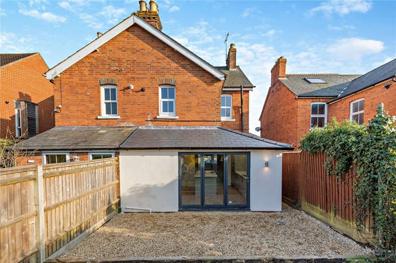 3 bedroom house, Andover Road, Newbury RG14 - Sold