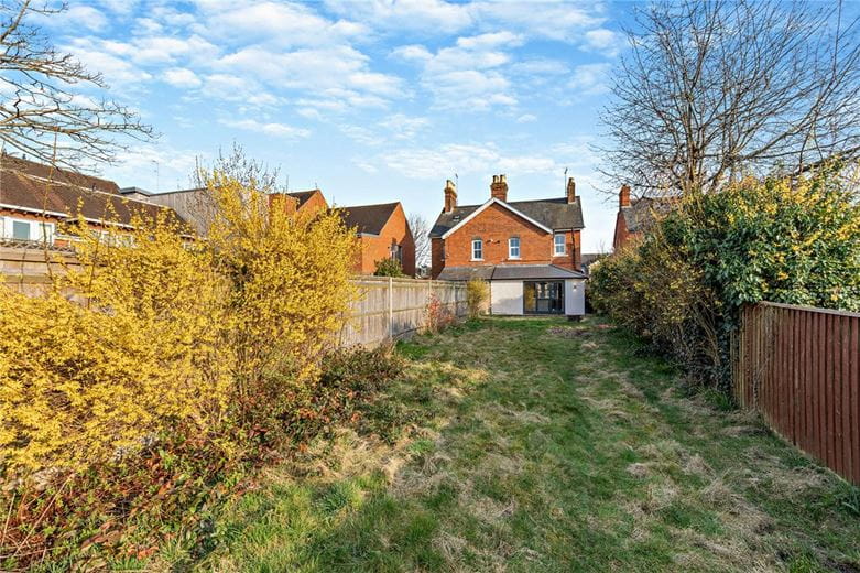 3 bedroom house, Andover Road, Newbury RG14 - Sold