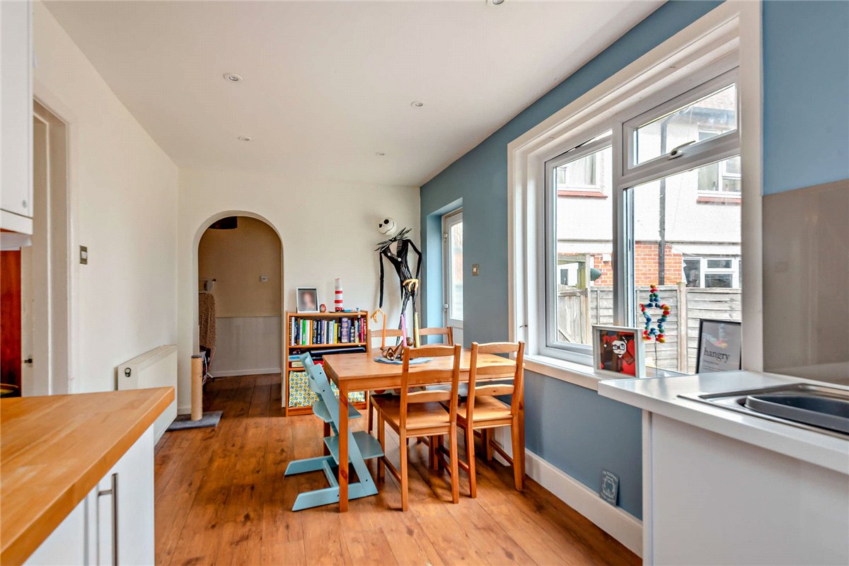 4 bedroom house, Green Lane, Newbury RG14 - Available