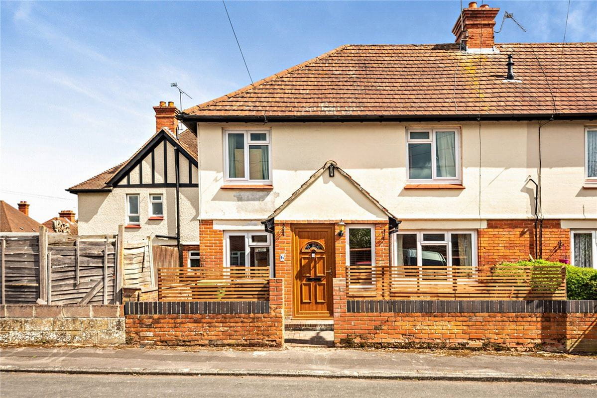 4 bedroom house, Green Lane, Newbury RG14 - Available