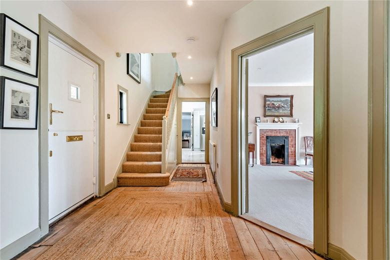 4 bedroom house, Bishops Green, Newbury RG20 - Available