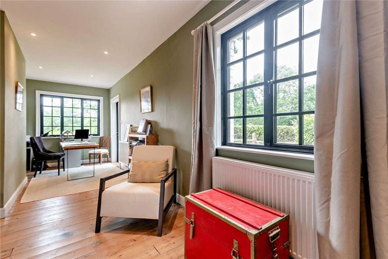 4 bedroom house, Bishops Green, Newbury RG20 - Available