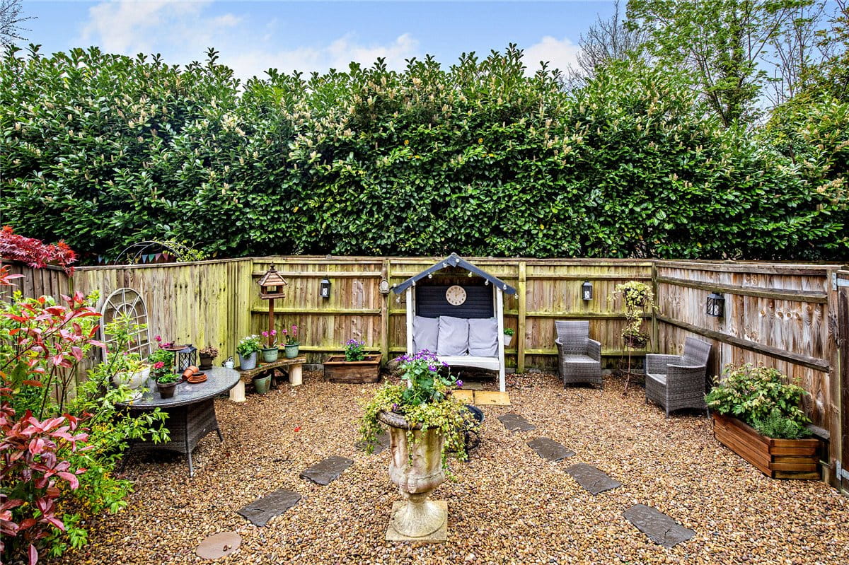 5 bedroom house, The Dolmans, Shaw RG14 - Available