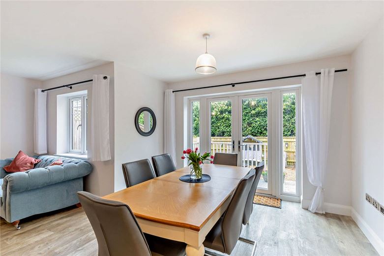 5 bedroom house, The Dolmans, Shaw RG14 - Available