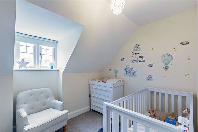 5 bedroom house, The Dolmans, Shaw RG14 - Available