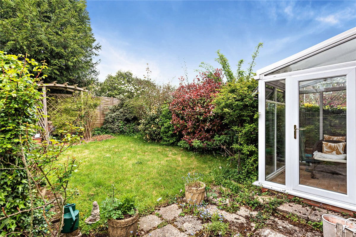 3 bedroom house, Harwood Rise, Woolton Hill RG20 - Sold STC