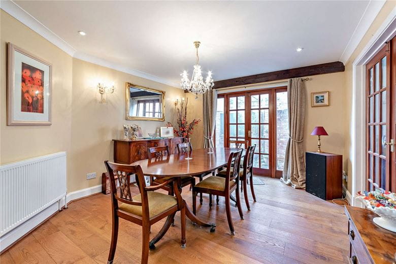 4 bedroom house, Hambridge Lane, Newbury RG14 - Available