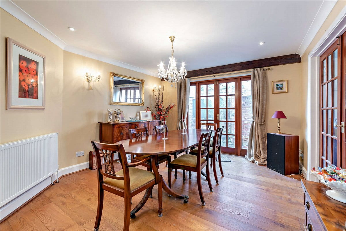 4 bedroom house, Hambridge Lane, Newbury RG14 - Available