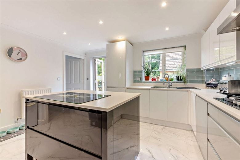 5 bedroom house, Haysoms Drive, Greenham RG19 - Sold STC