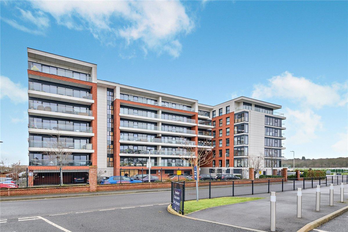 1 bedroom flat, Kingman Way, Newbury RG14 - Sold STC