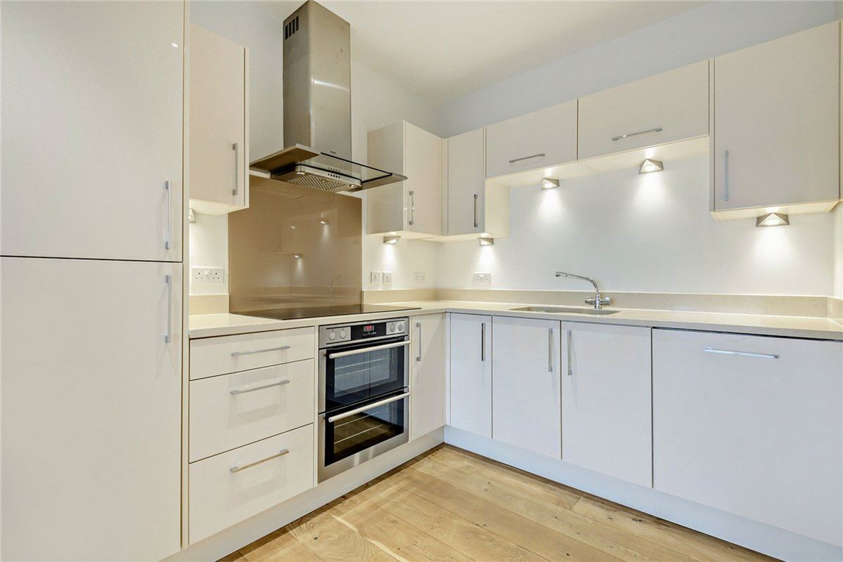 1 bedroom flat, Kingman Way, Newbury RG14 - Sold STC