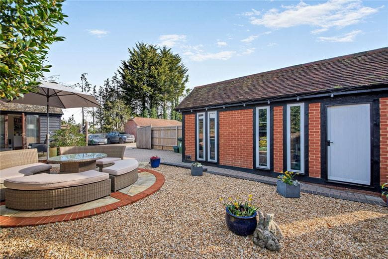 4 bedroom house, George Street, Kingsclere RG20 - Available