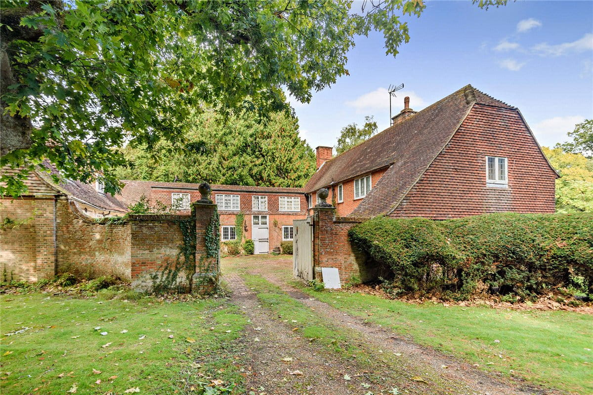 6 bedroom house, Burys Bank Road, Greenham RG19 - Sold STC